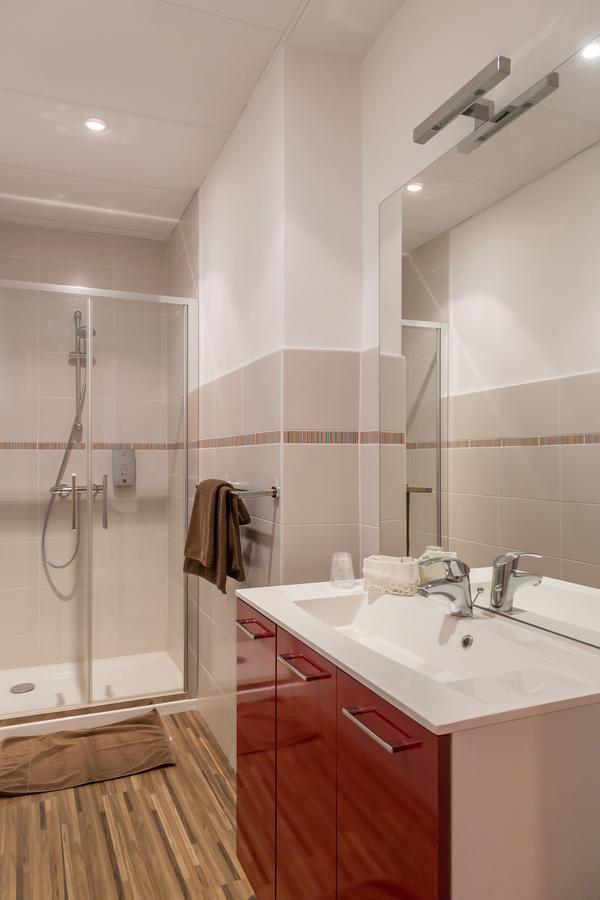 Hotel De La Gare Thouars Kültér fotó