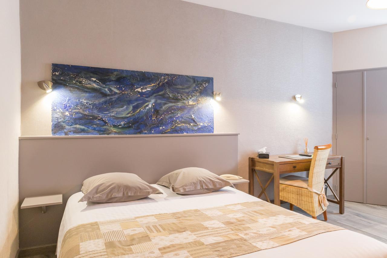 Hotel De La Gare Thouars Kültér fotó