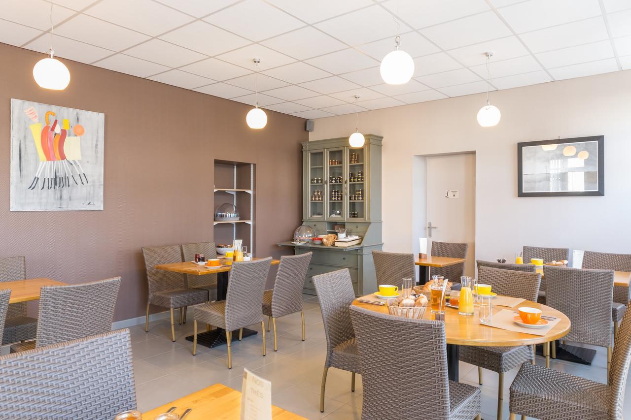 Hotel De La Gare Thouars Kültér fotó